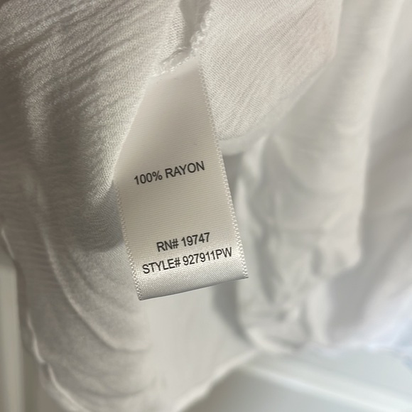 NWT White & Black Tunic Style Top with Embroidery - Picture 5 of 6